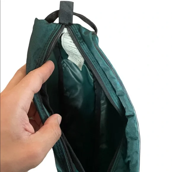 Green Nike essential travel bag - Picture 4 of 4